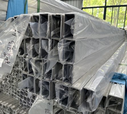 ASTM A240-22 Rurociąg ze stali nierdzewnej bezszwowy 316L Polerowana prostokątna sekcja dziurawa dekoracyjna